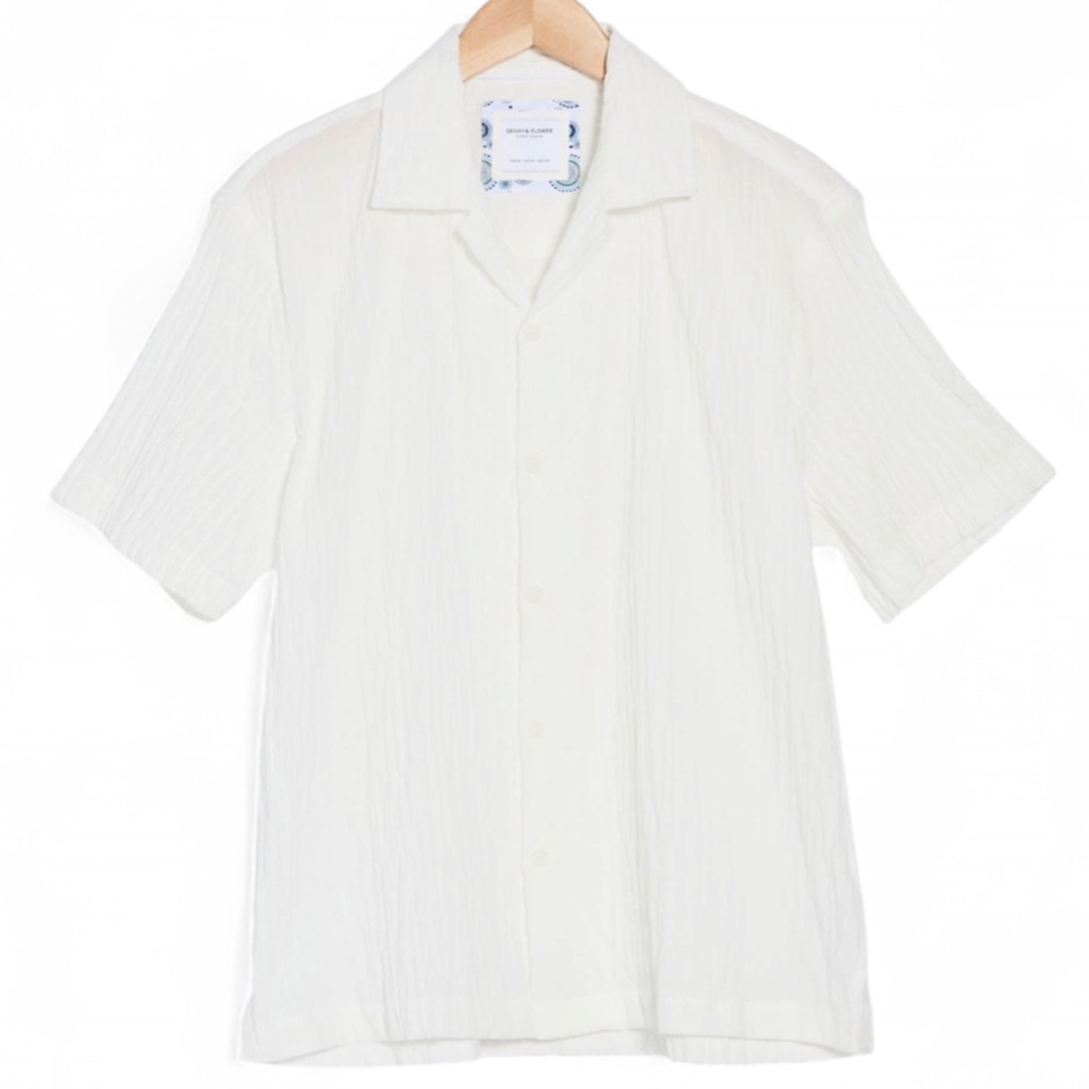 NWT Men's White Relaxed Fit Camp Shirt Size Small
